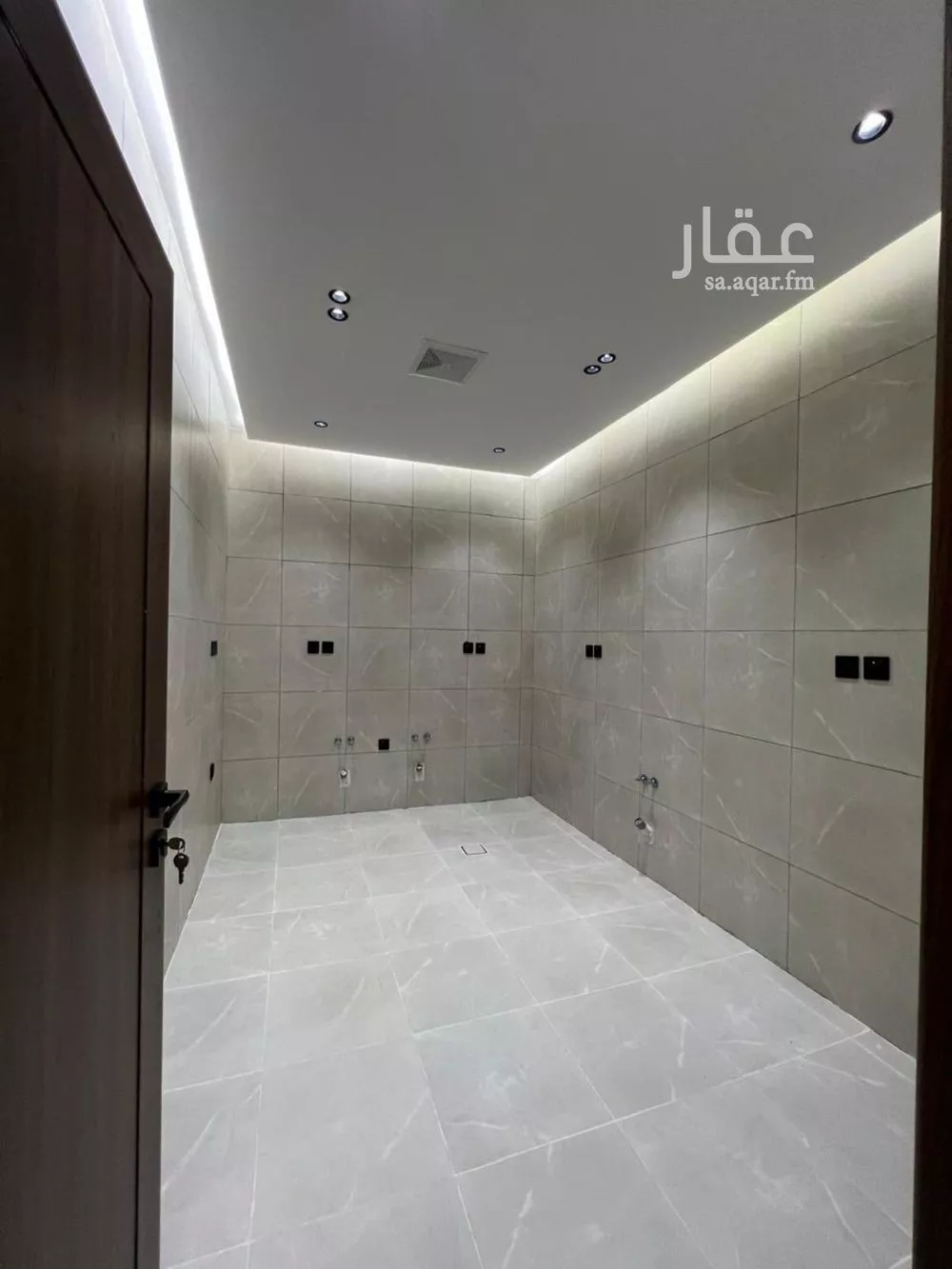 4 bedroom apartment in Al Rawdah 9