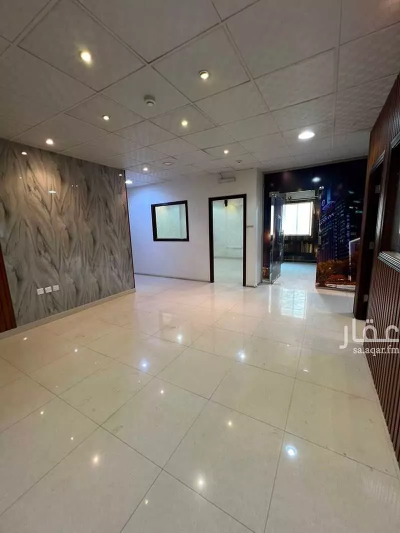 4 bedroom office in Al Rawdah, Riyadh 6
