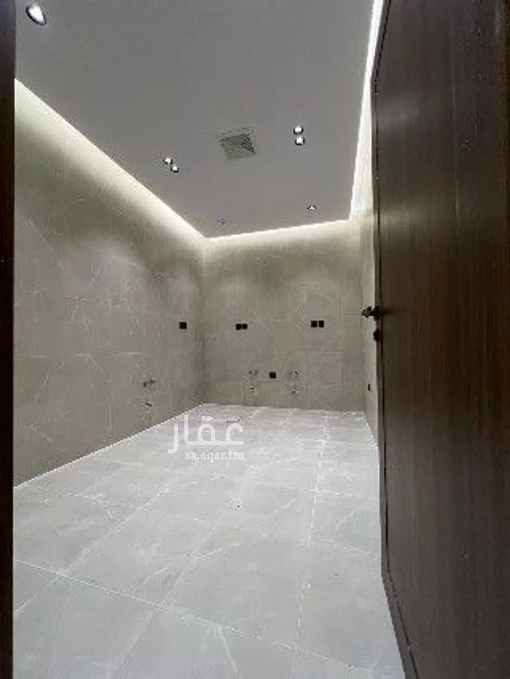 4 bedroom apartment in Al Rawdah 6