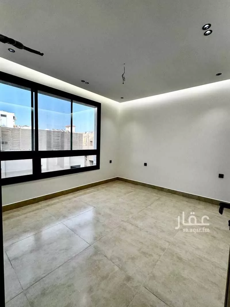 4 bedroom apartment in Al Rawdah 13