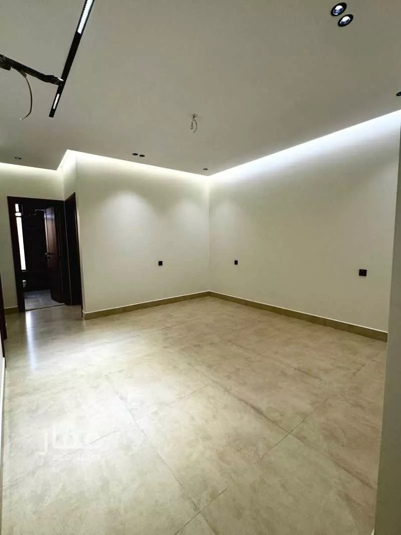 4 bedroom apartment in Al Rawdah 23