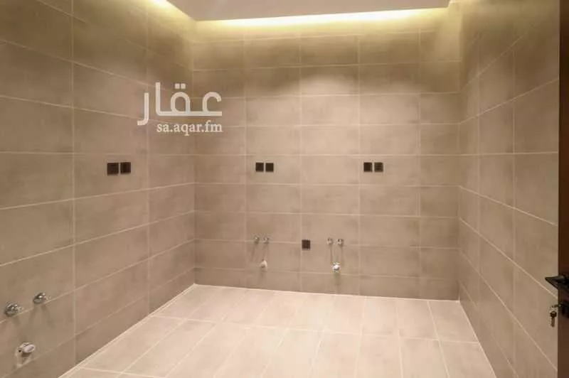 شقة 4 غرف في الروضة 10