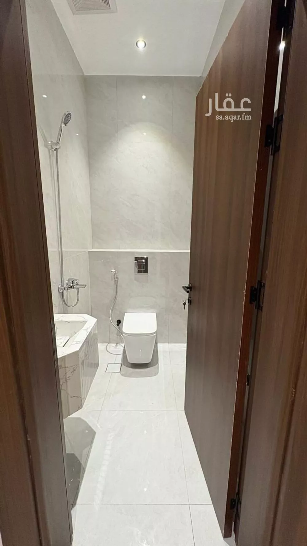 4 bedroom apartment in Al Rawdah 6