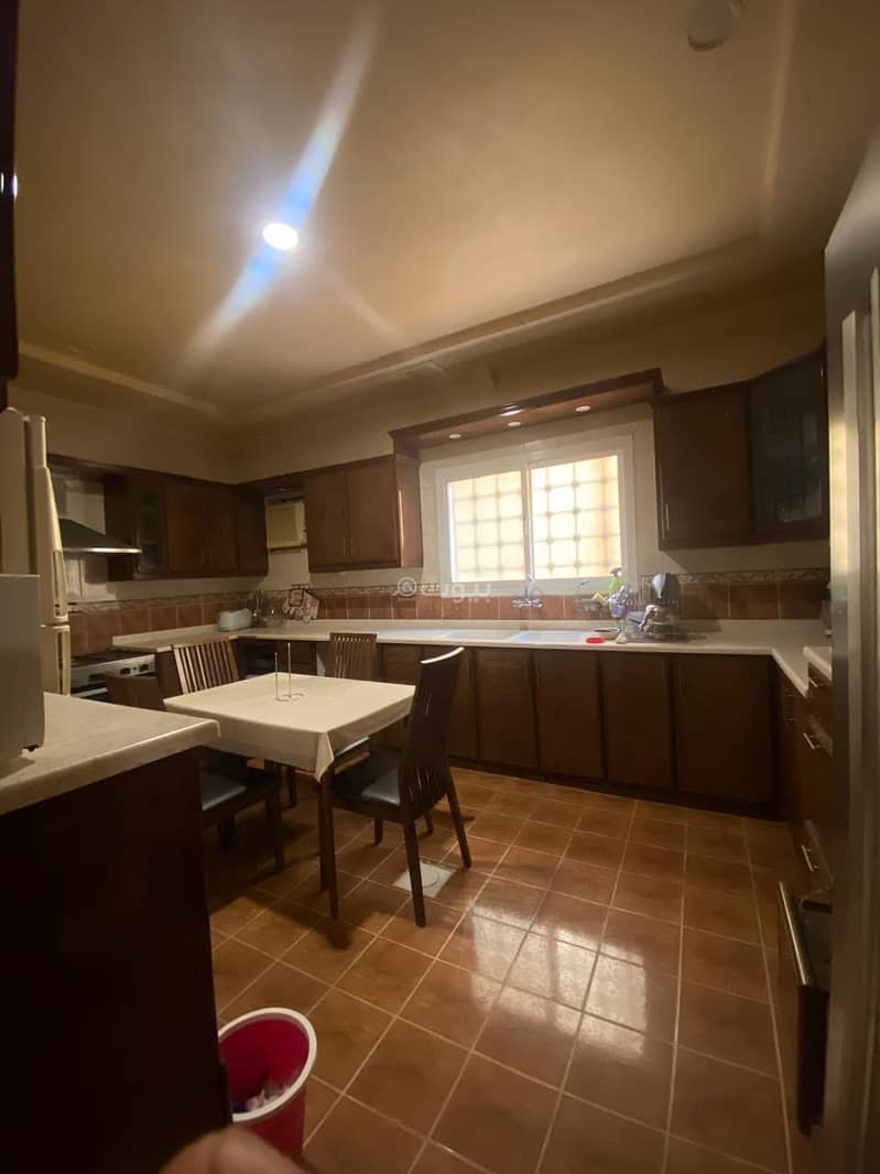 5 bedroom villa in Ishbiliyah, Riyadh 9