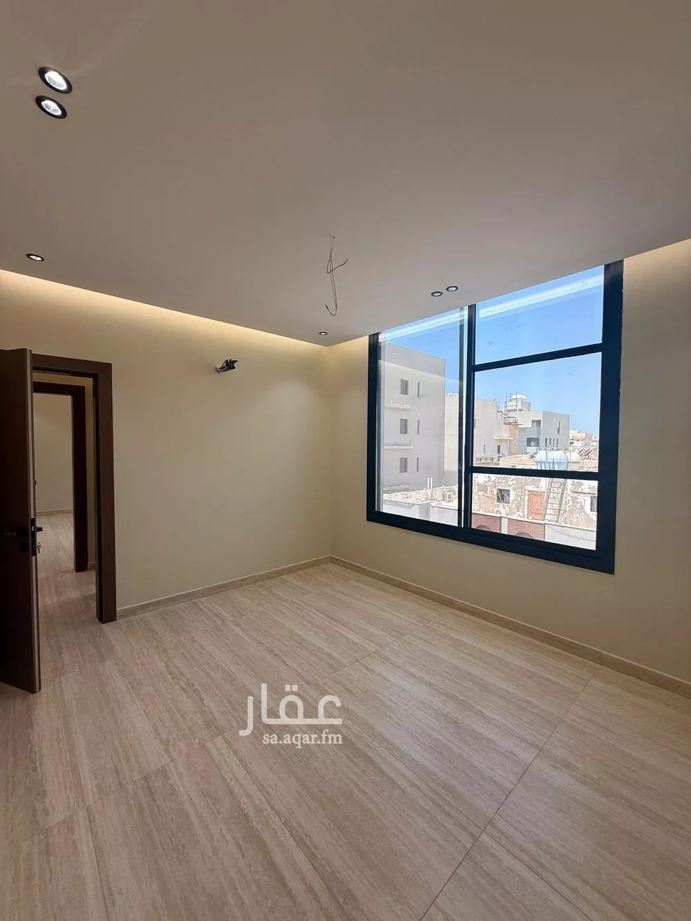 4 bedroom apartment in Al Rawdah 6