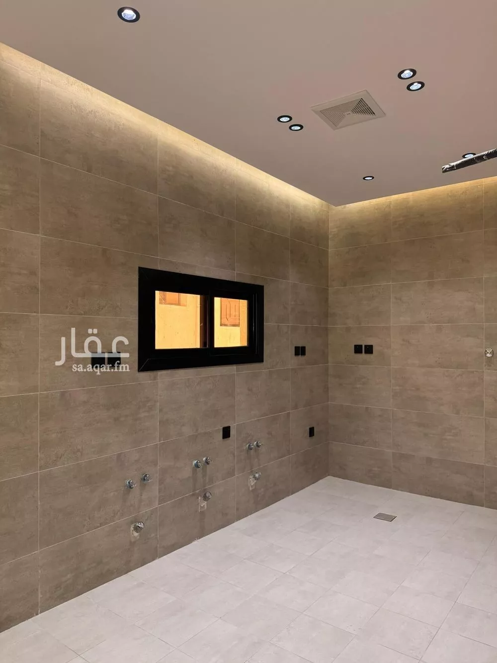 4 bedroom apartment in Al Rawdah 8