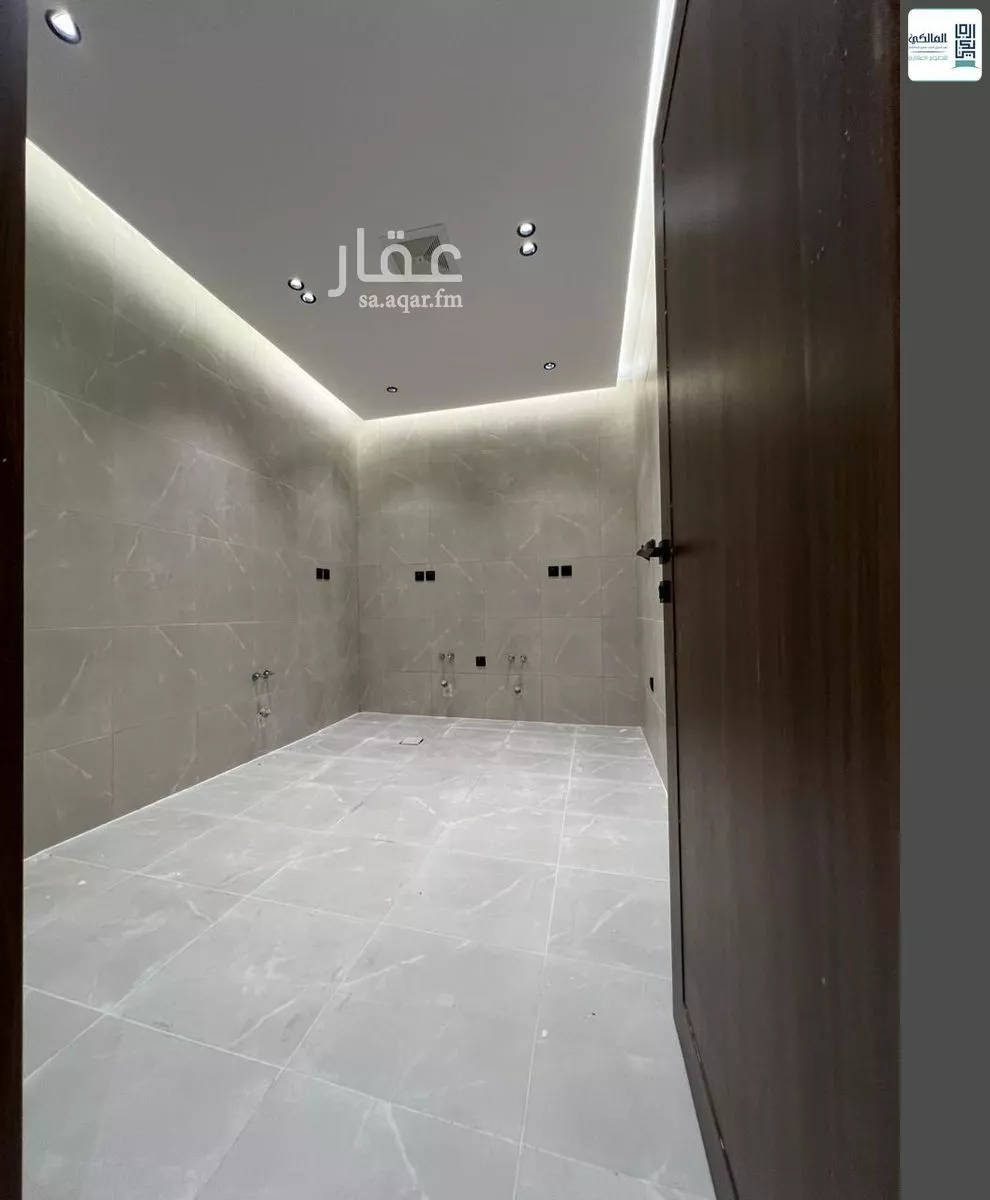 4 bedroom apartment in Al Rawdah 9