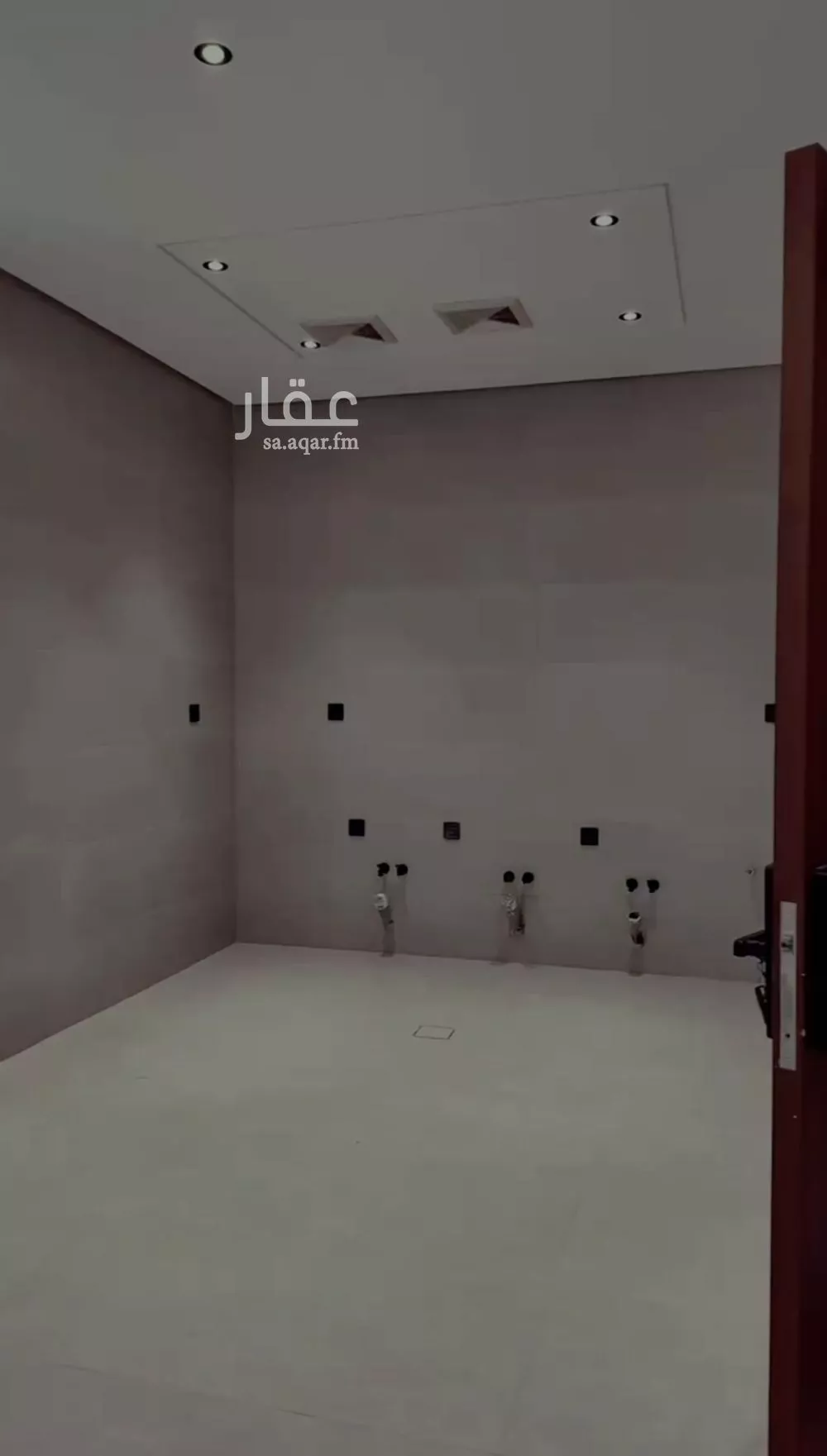 4 bedroom apartment in Al Rawdah 6