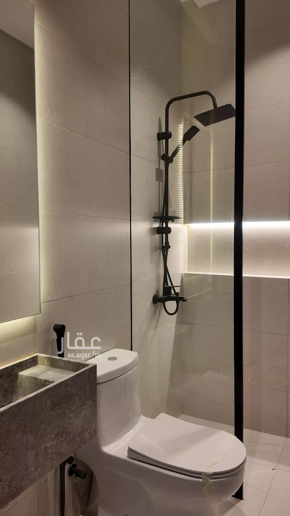 6 bedroom apartment in Al Salamah 11