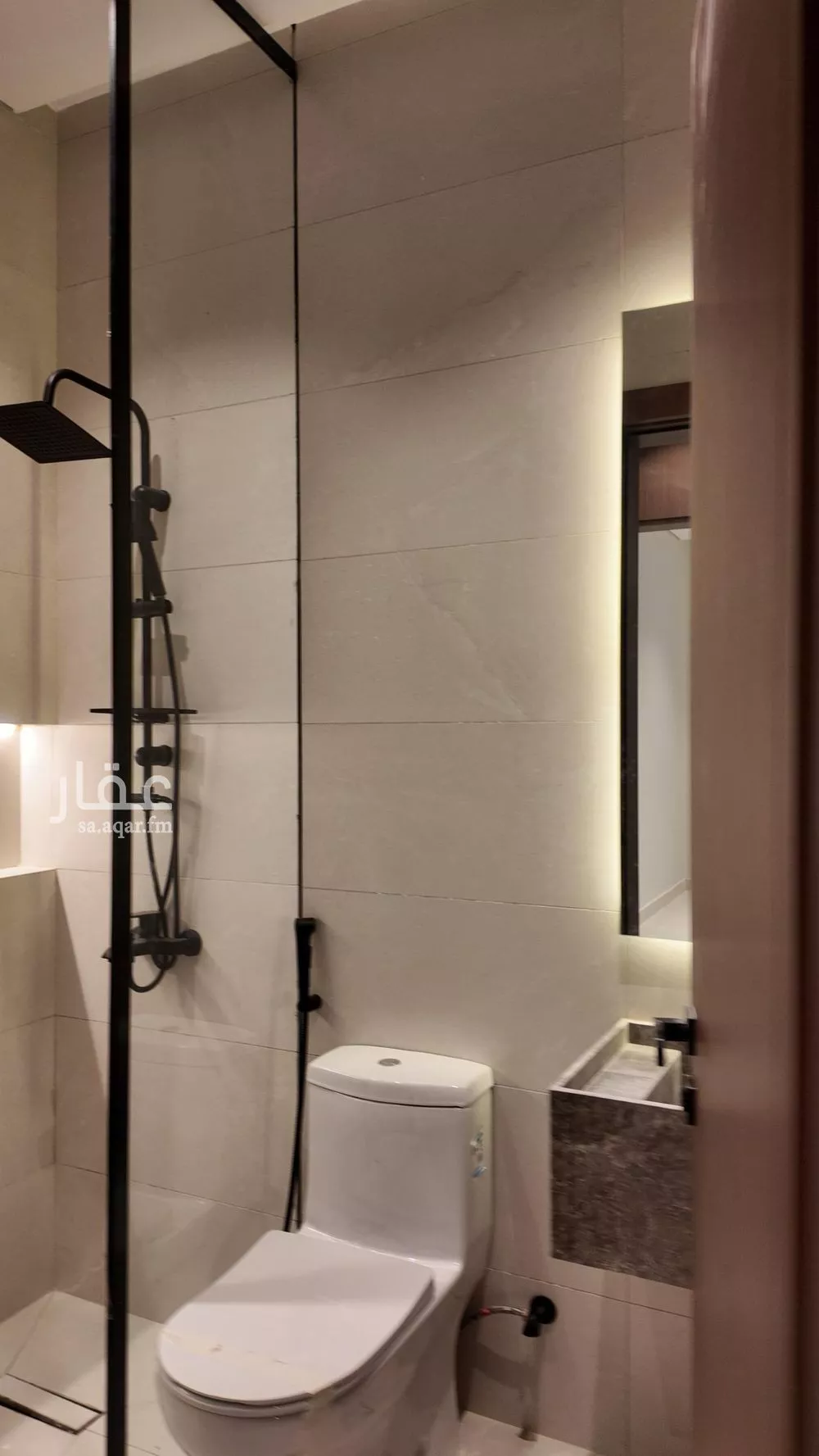 6 bedroom apartment in Al Salamah 12