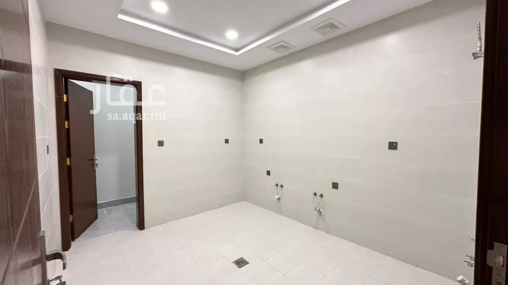 4 bedroom apartment in Al Marwa 6