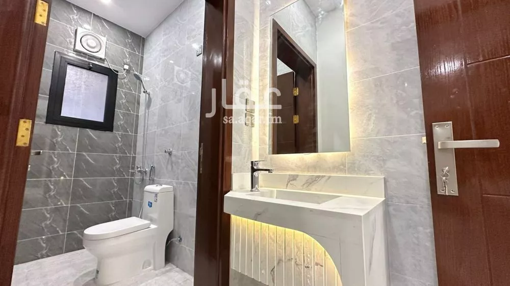 4 bedroom apartment in Al Marwa 8