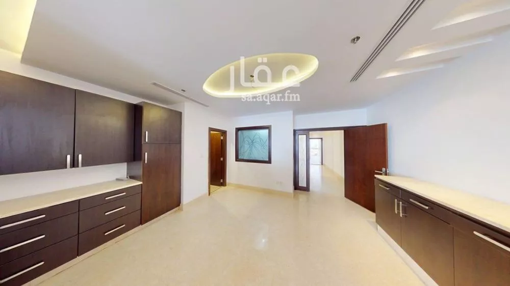 6 bedroom apartment in Al Shati 13