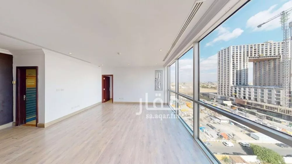 6 bedroom apartment in Al Shati 24