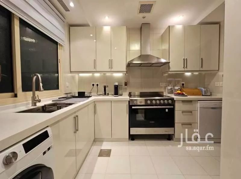 7 bedroom apartment in Al Shati 4