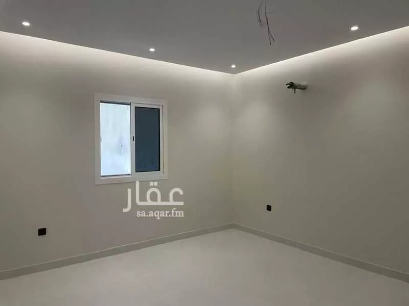 شقة 5 غرف في طيبة 10