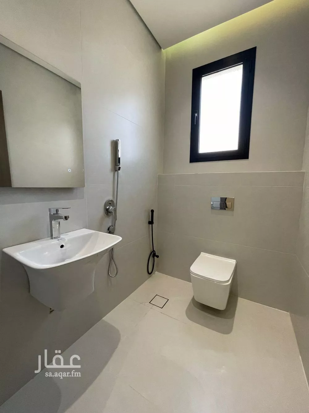 3 bedroom apartment in Al Rabwa 8