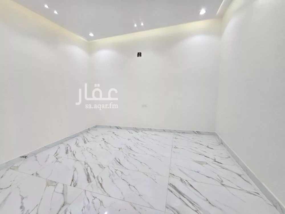 4 bedroom villa in Al Uraija Al Gharbi, Riyadh 3