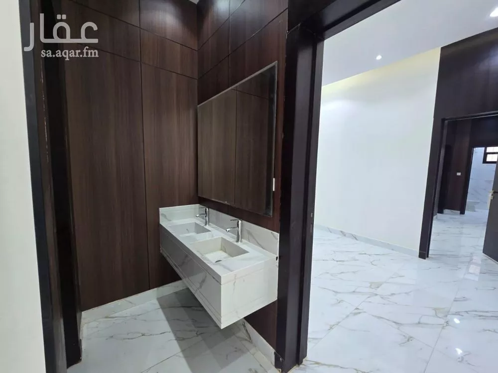 4 bedroom villa in Al Uraija Al Gharbi, Riyadh 17