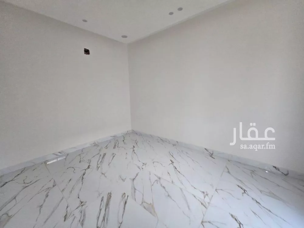 4 bedroom villa in Al Uraija Al Gharbi, Riyadh 14