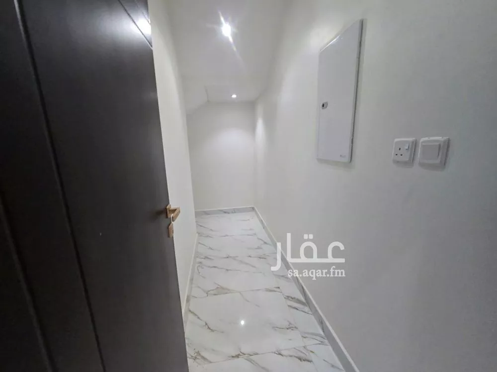 4 bedroom villa in Al Uraija Al Gharbi, Riyadh 15