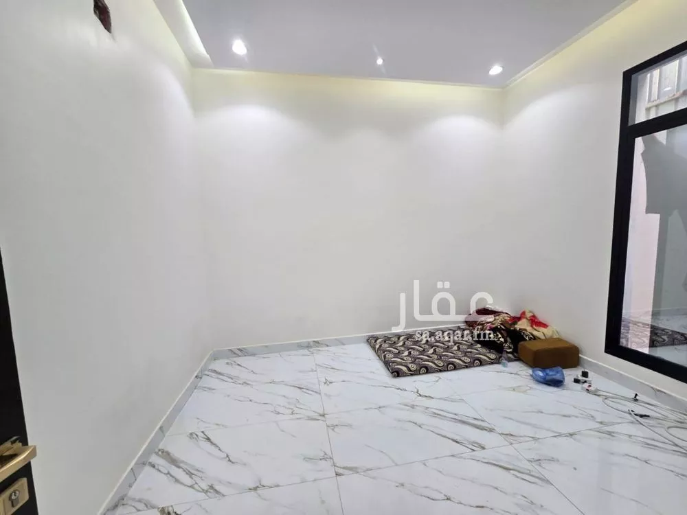4 bedroom villa in Al Uraija Al Gharbi, Riyadh 16