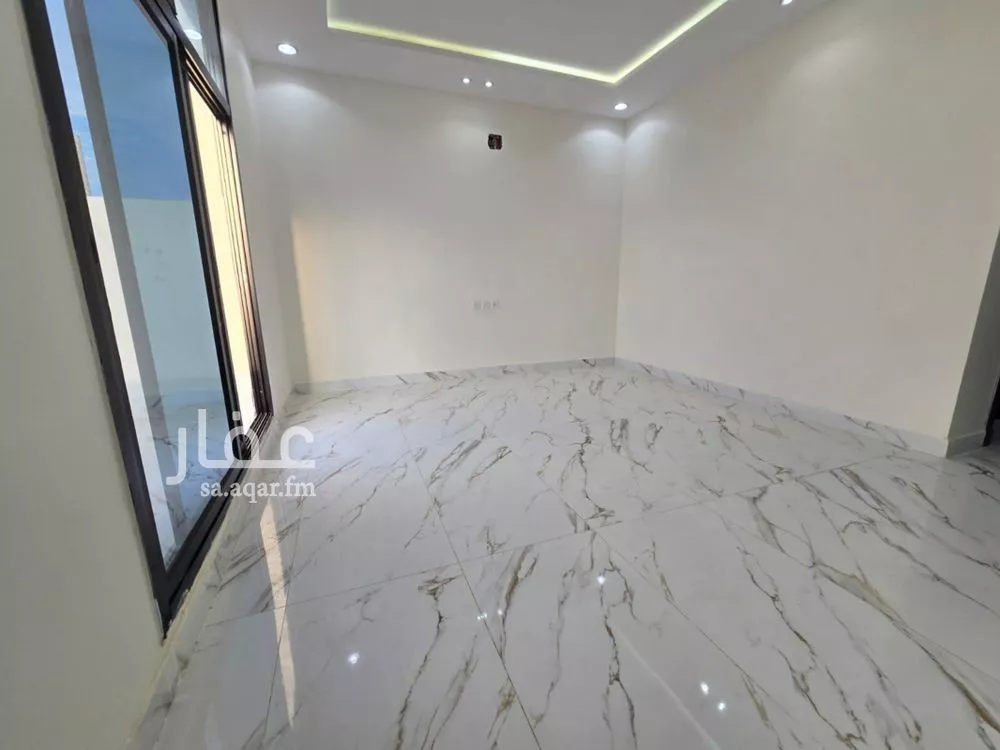 4 bedroom villa in Al Uraija Al Gharbi, Riyadh 11