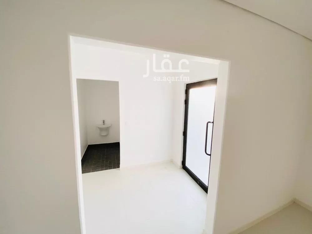 5 bedroom villa in Al Farouq, Riyadh 13