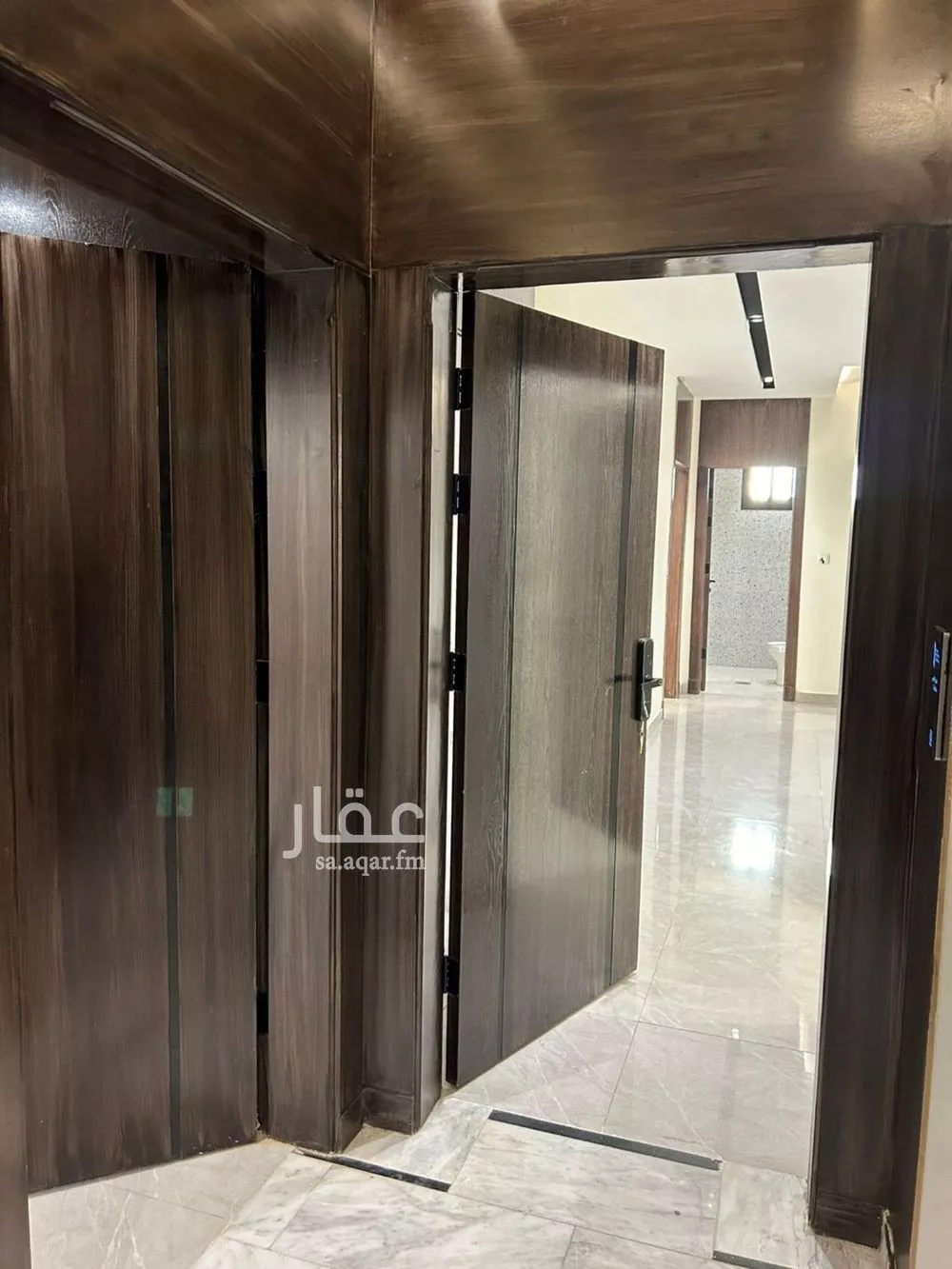 شقة 5 غرف في الريان 10