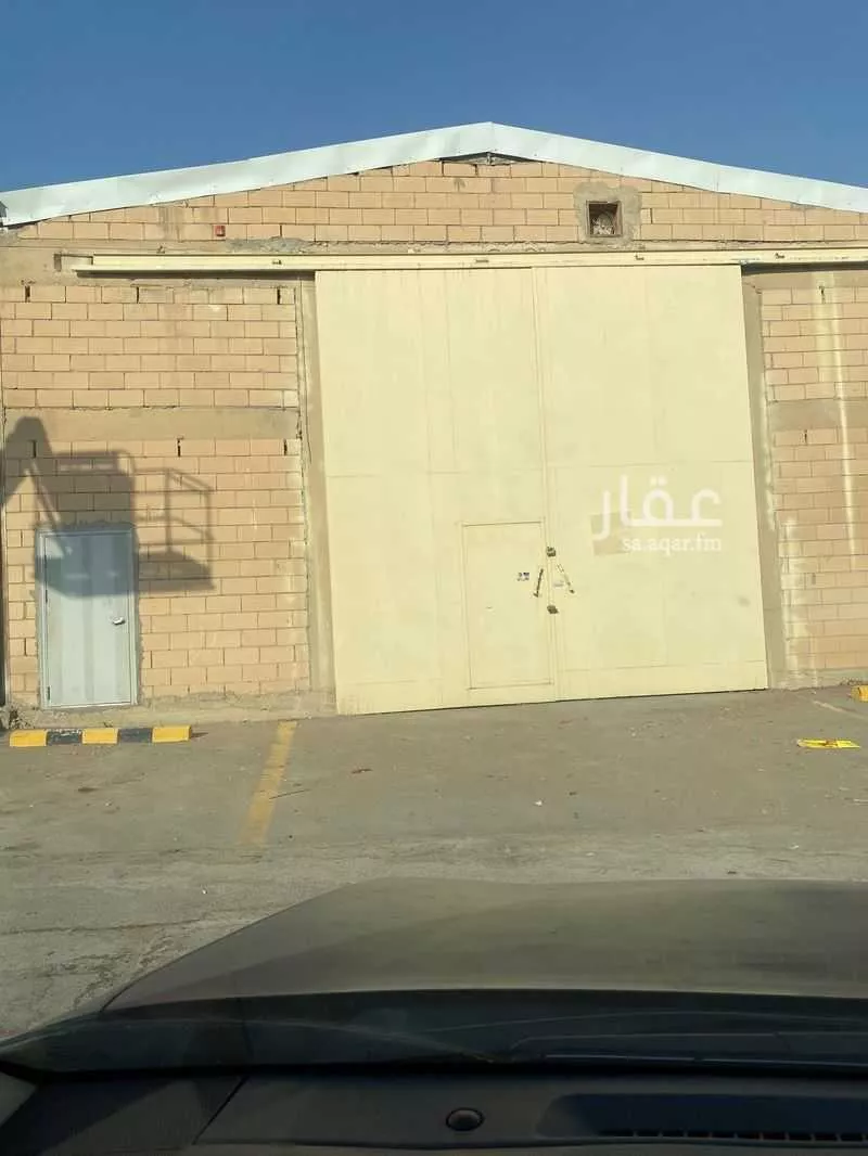 warehouse in Al Farouq, Riyadh 3