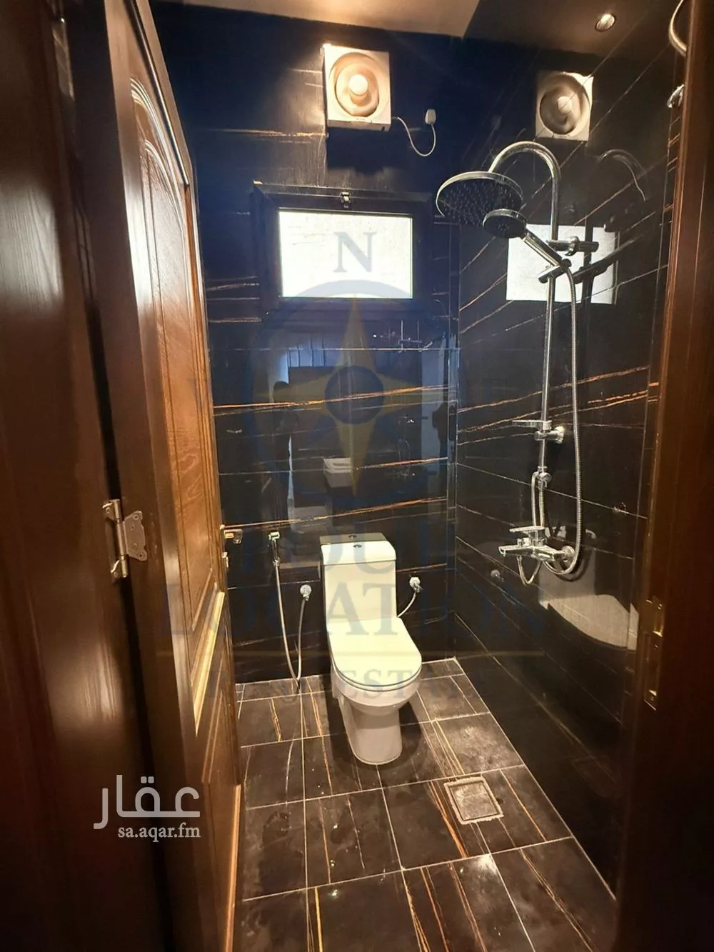 شقة 6 غرف في الريان 29