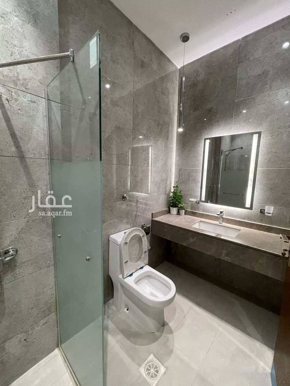 6 bedroom apartment in Al Marwa 10