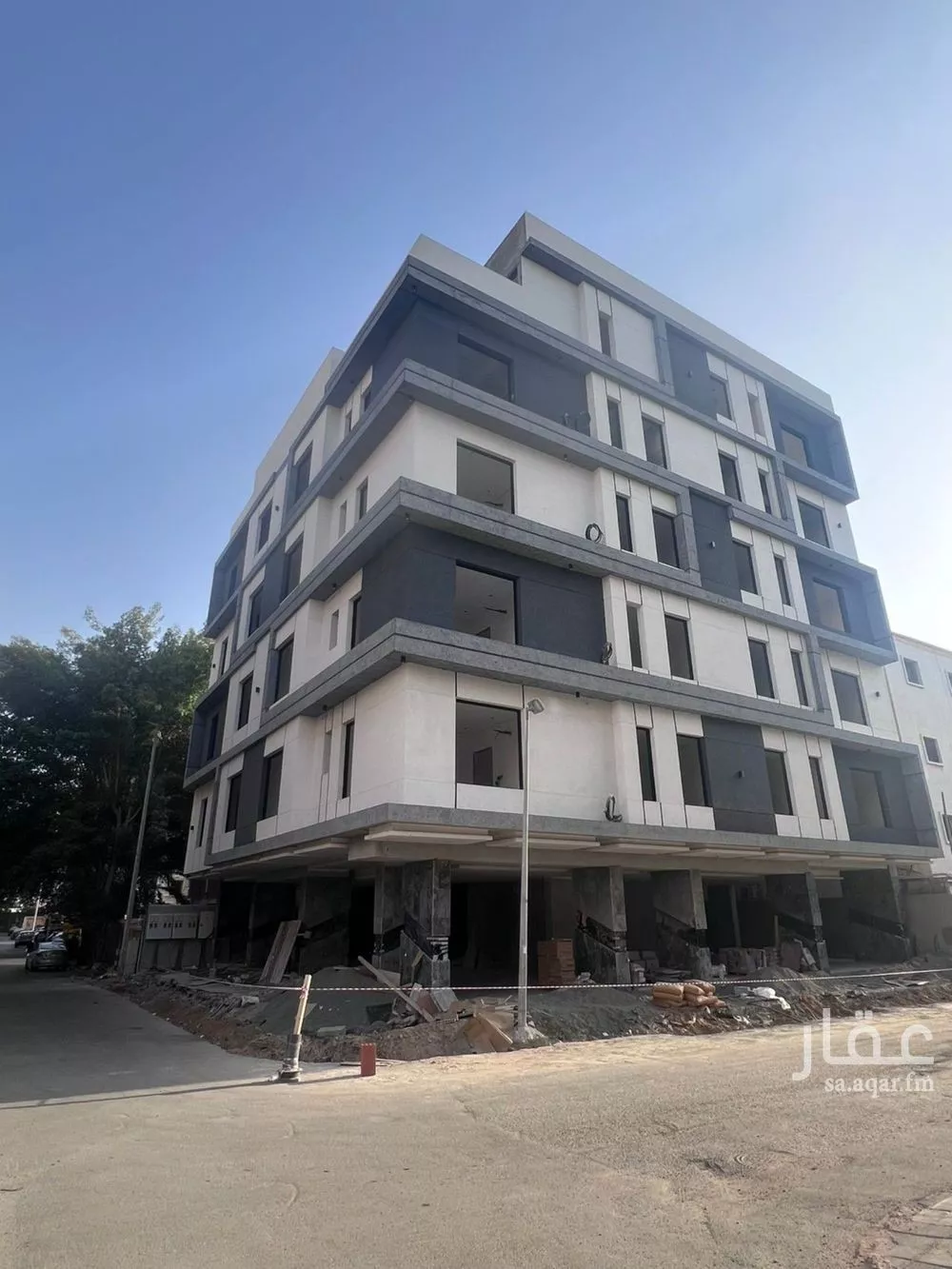 شقة 4 غرف في الروضة 6