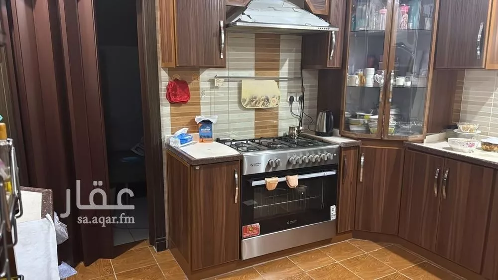 7 bedroom apartment in Al Marwa 6
