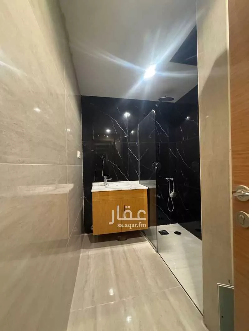 شقة 5 غرف في الريان 6