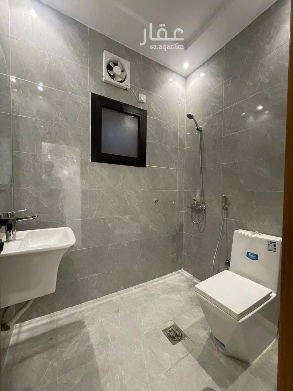 5 bedroom apartment in Al Marwa 5