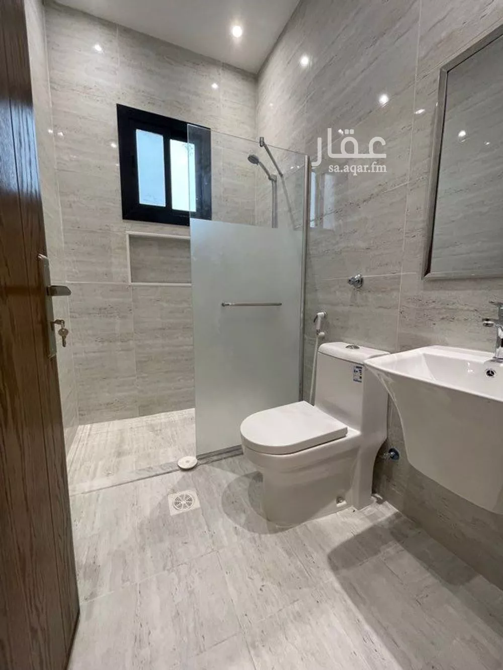 5 bedroom apartment in Al Marwa 11