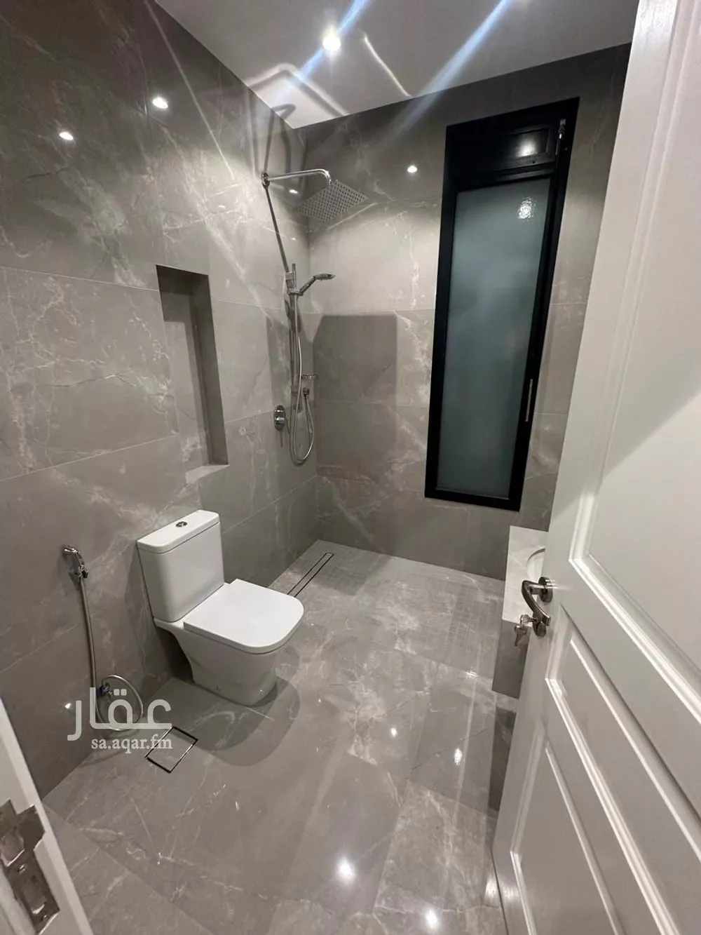 5 bedroom apartment in Al Salamah 9