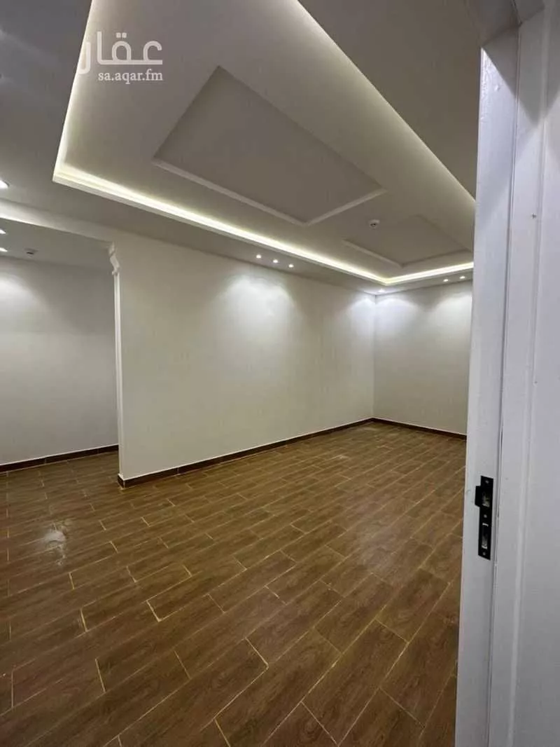4 bedroom apartment in Okaz, Riyadh 4