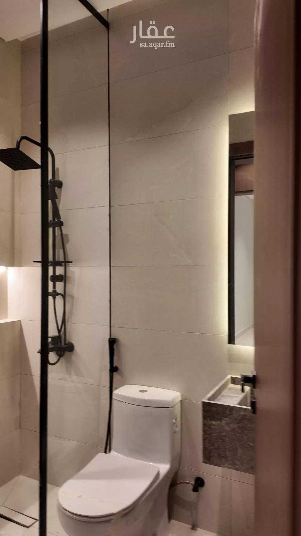 6 bedroom apartment in Al Salamah 11
