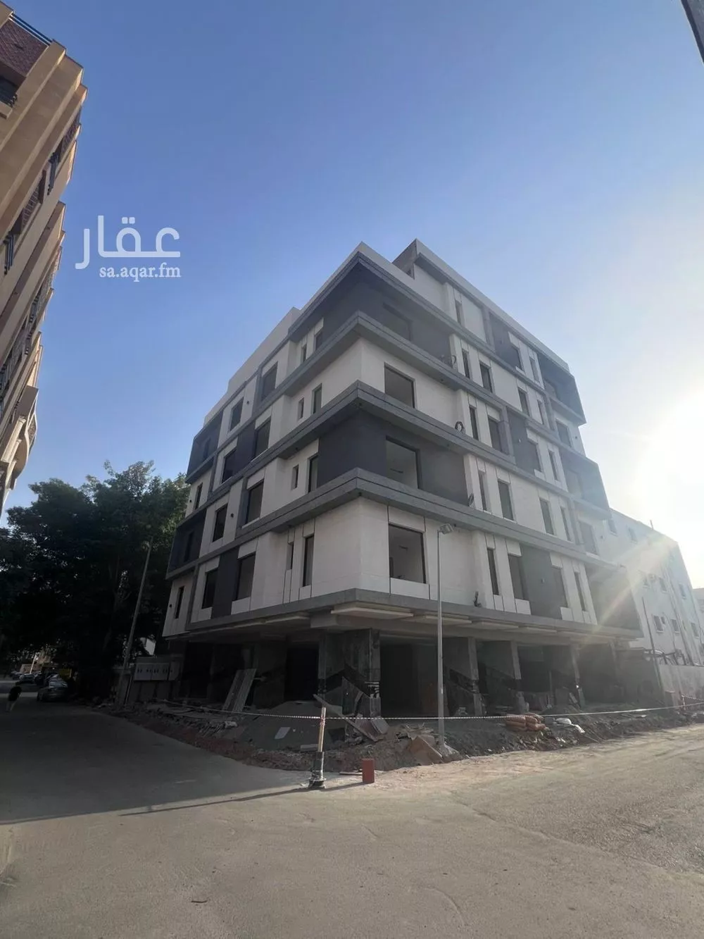 4 bedroom apartment in Al Rawdah 6