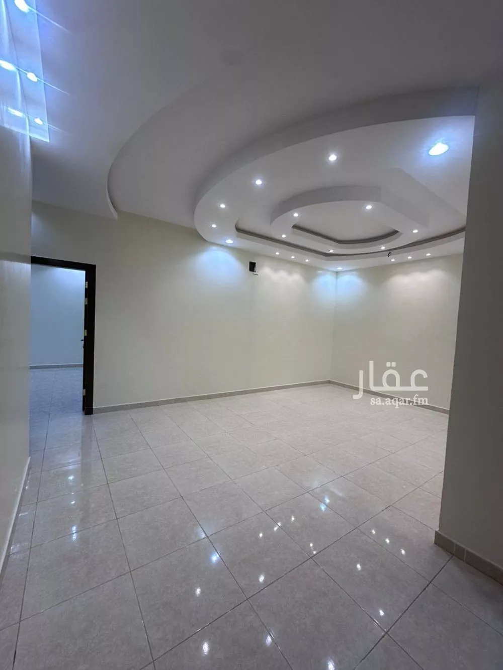 3 bedroom floor in Dhahrat Laban 2