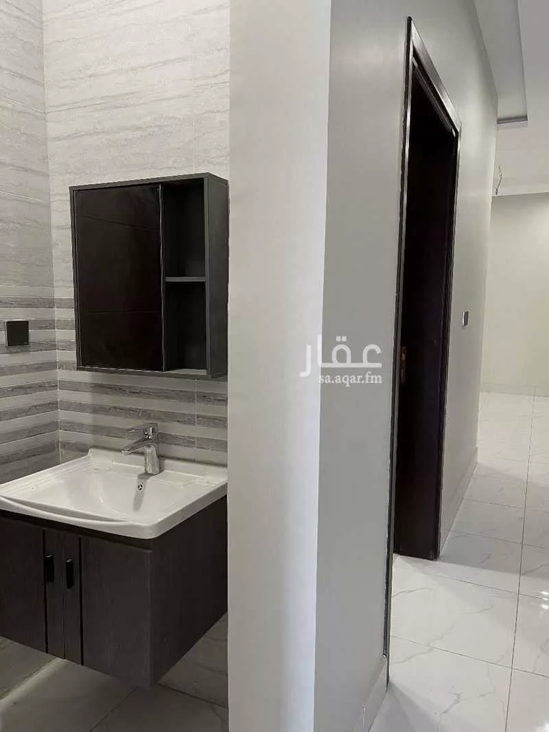 5 bedroom apartment in Al Marwa 6