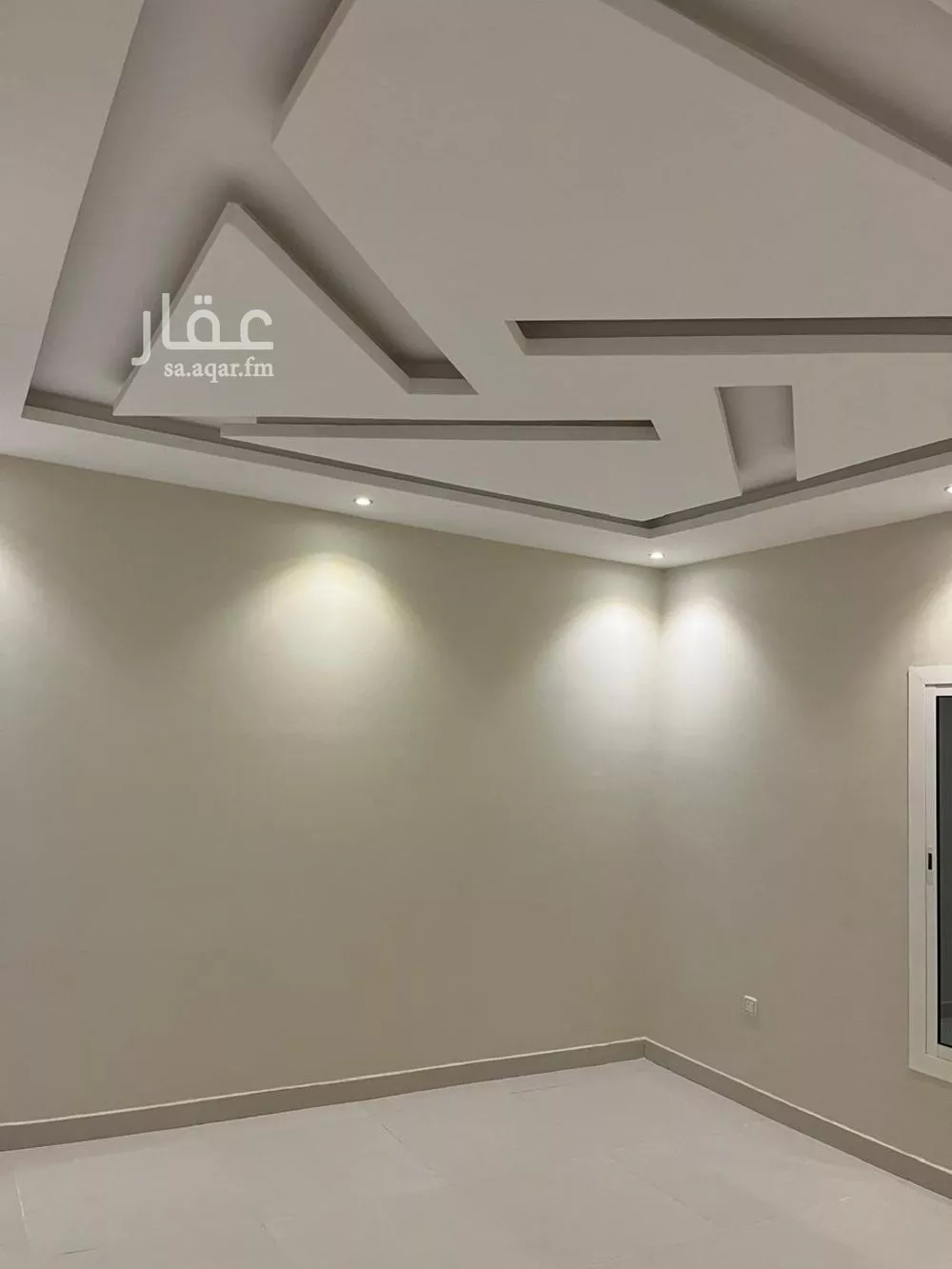 شقة 4 غرف في الواحة 9
