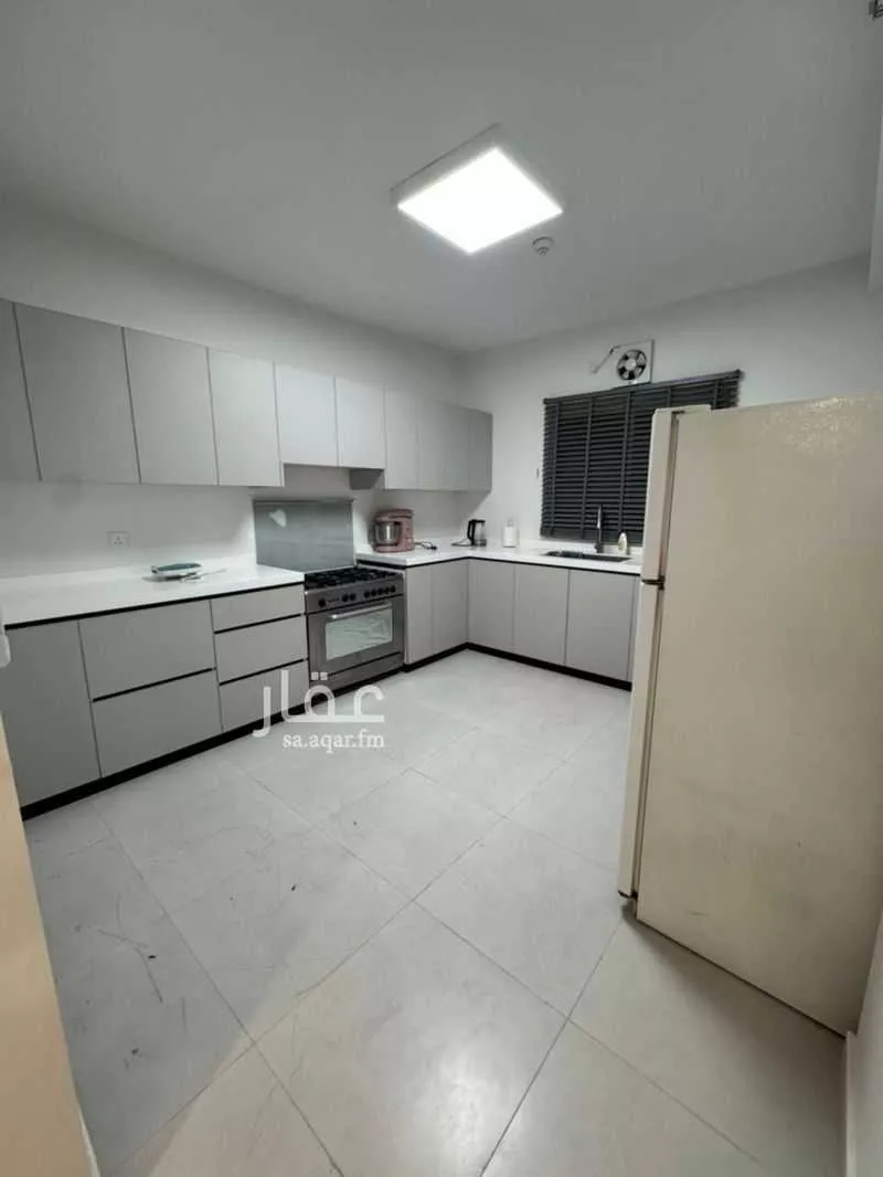 9 bedroom apartment in Al Fursan 24