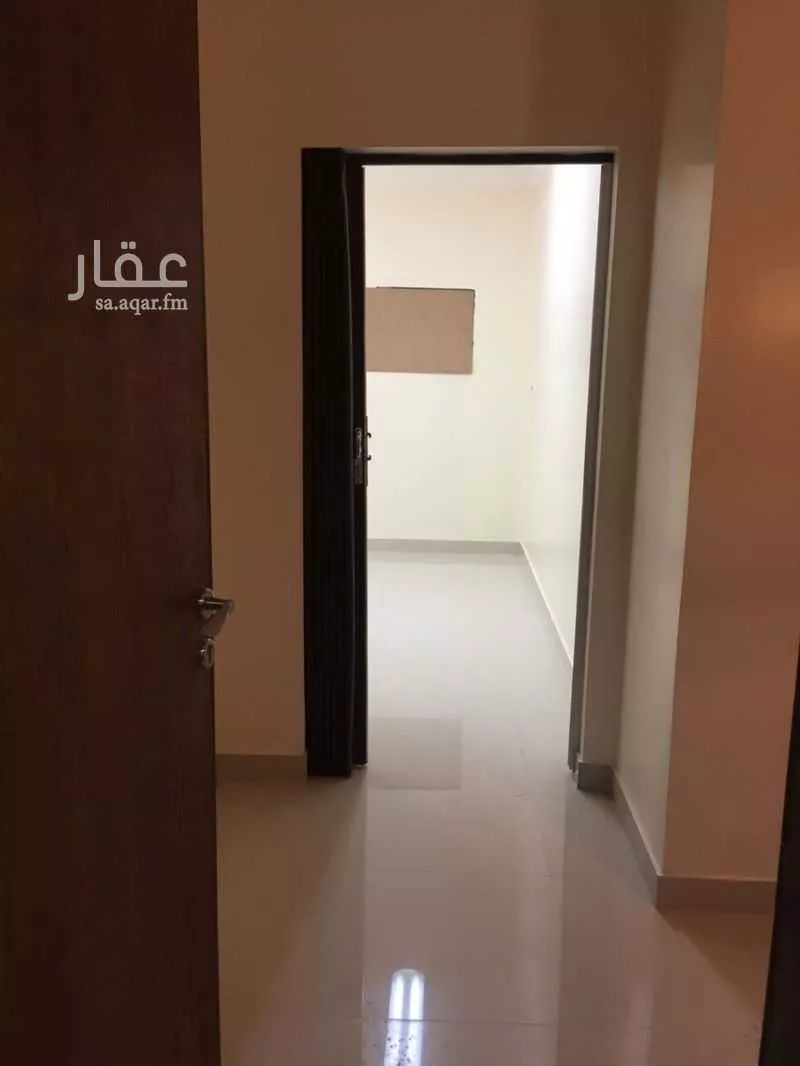 شقة 4 غرف في ضاحية الملك فهد 7