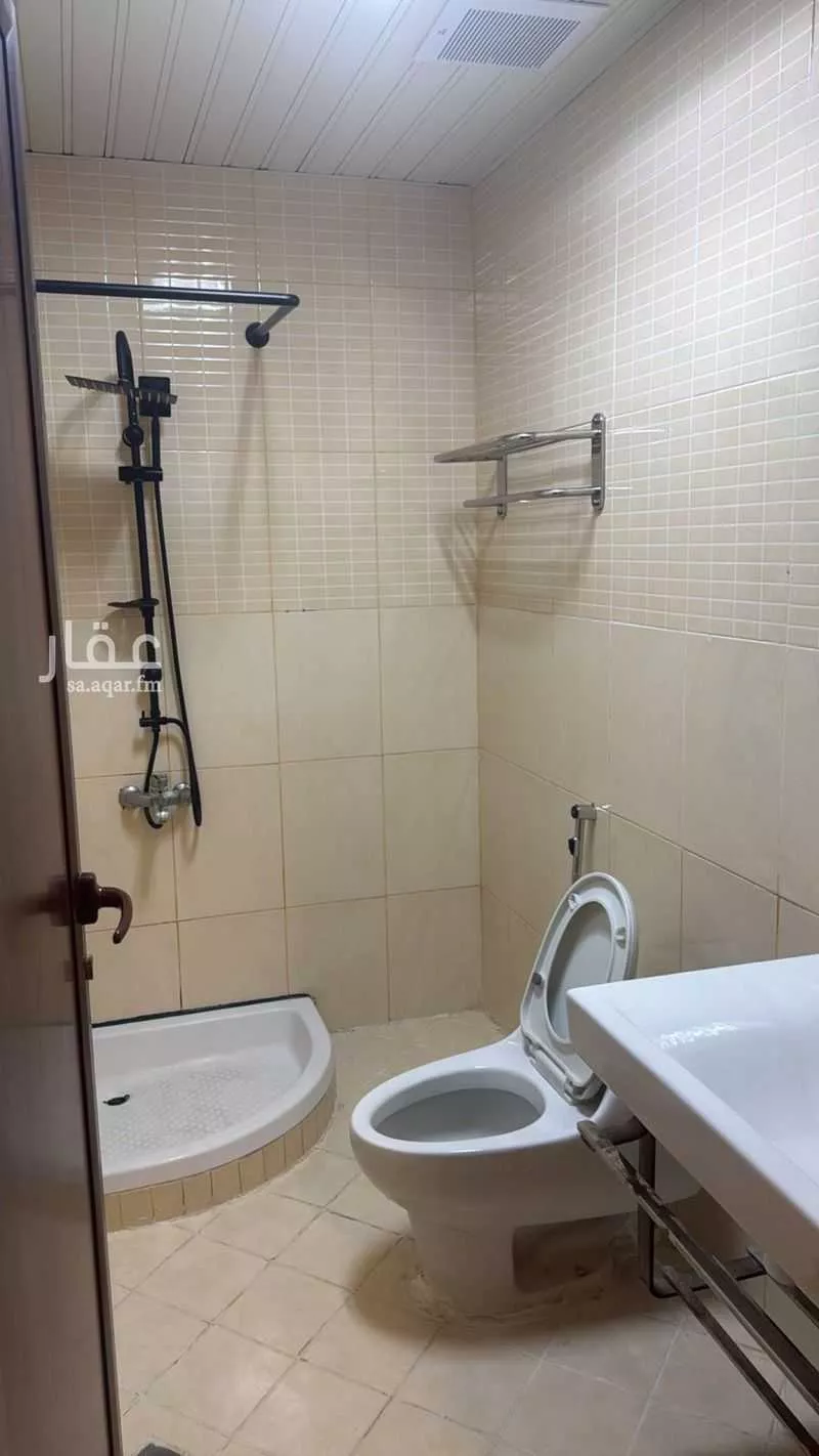 4 bedroom apartment in Al Mazrouiyah, Eastern Province 8