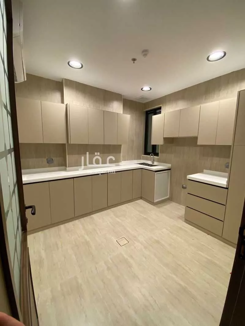 5 bedroom apartment in Ash Shulah 4