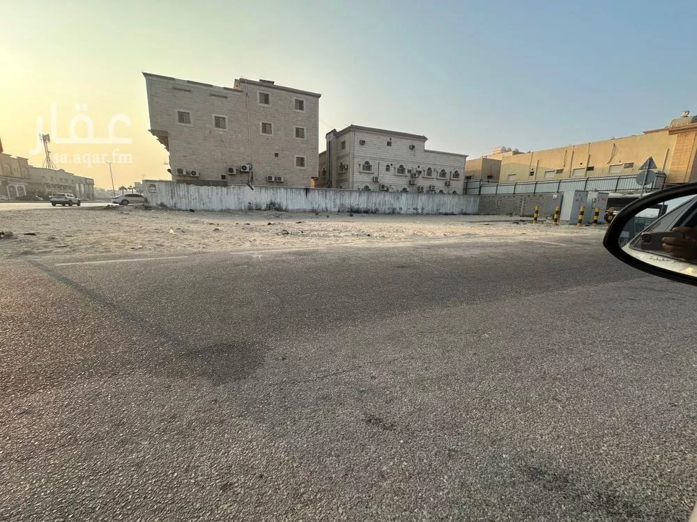 أرض 726 م² في الجامعيين 2