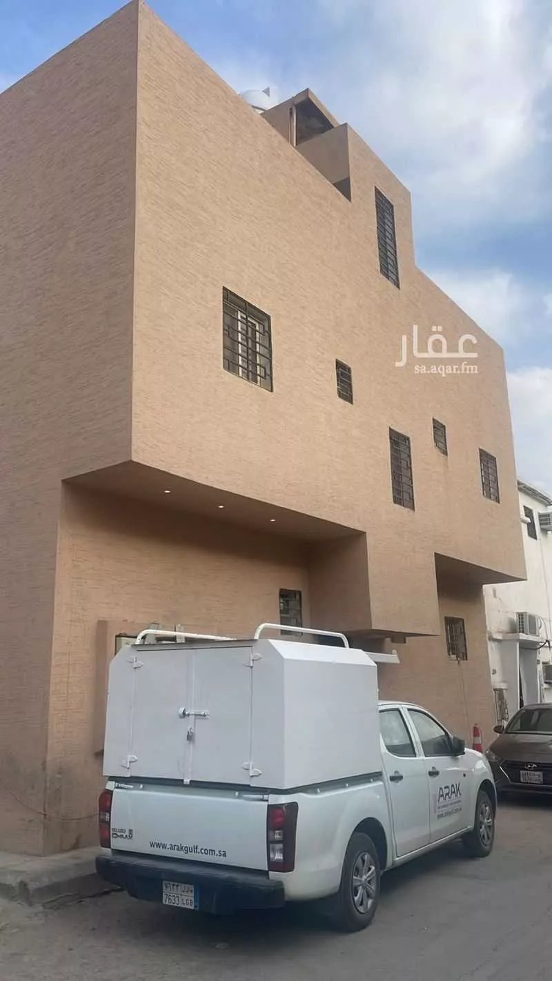 10 bedroom building in Utaiqah, Riyadh